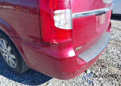 2014 Chrysler Town & Country Touring z USA, uszkodzony, nr VIN 2C4RC1BG4ER314617